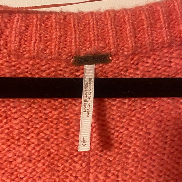 Free People Pink Lightning Knit Sweater NWT L - Picture 3 of 3